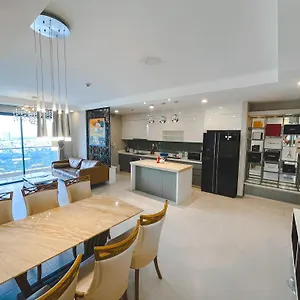 Luxury Gold 86 -rooftop Pool , Hô Chi Minh-Ville Vietnam